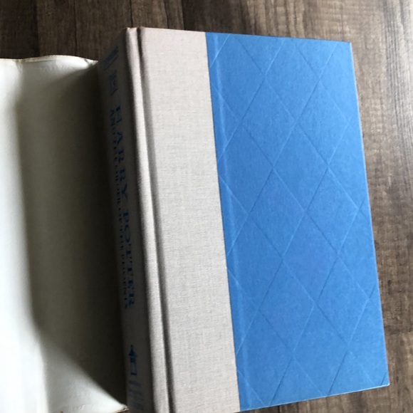 Harry Potter and the Order of the Phoenix 2003 Edition - Picture 4 of 9